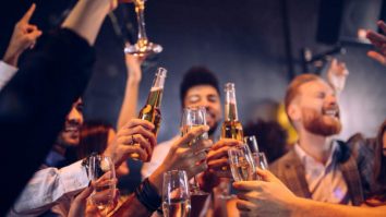Consumul de alcool în rândul Generației Z a scăzut cu 25%. Lygia Alexandrescu, nutriționist: „Nu ar trebui să ne bazăm pe beneficii pentru a consuma băutură”