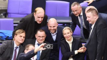 Parlamentarii germani discută despre interzicerea partidului Alternativa pentru Germania (AfD). Alegerile au loc peste câteva săptămâni