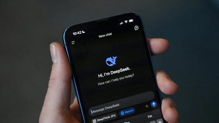 „Momentul Sputnik”. Un miliard de dolari a fost șters de pe bursele americane după ce o firmă chineză a dezvăluit un chatbot cu A.I.