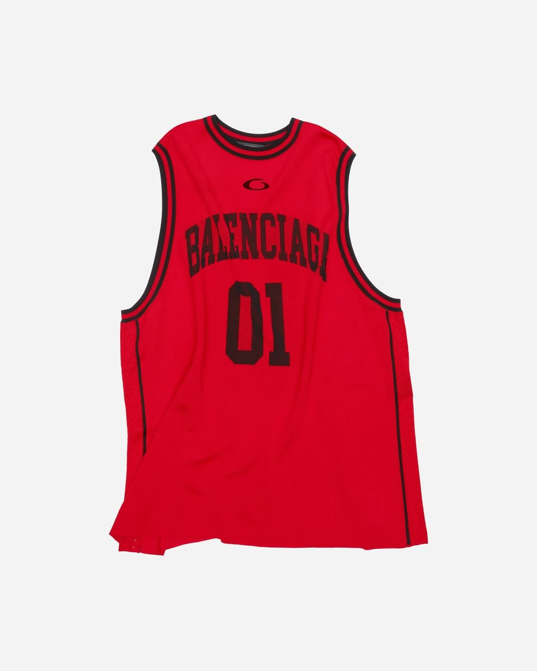 Ce vezi nou în lumea modei? Balenciaga a lansat „The Basketball Series”, o colecție sportivă de lux