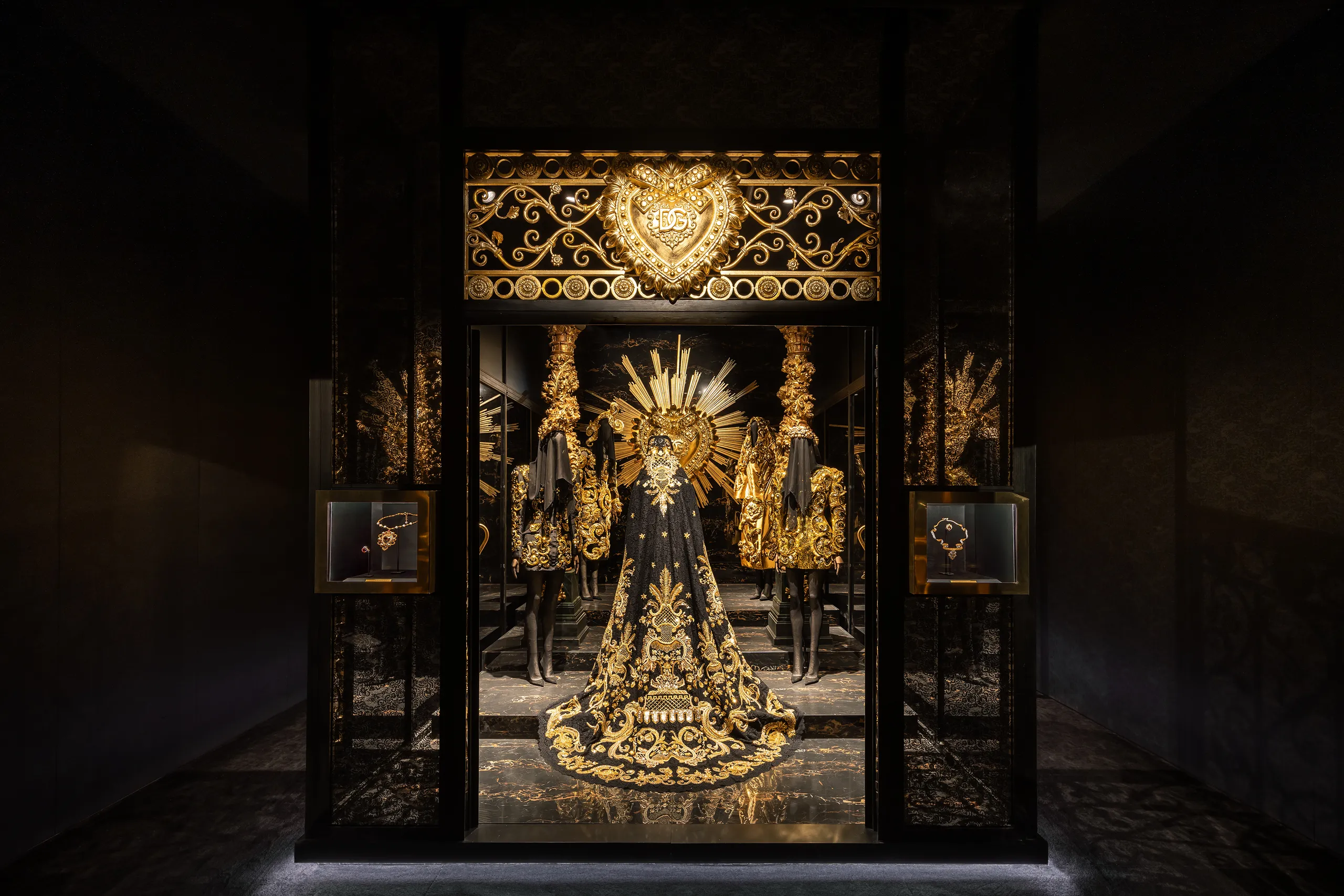 Azi se deschide, la Grand Palais din Paris, expoziția „De la inimă la mână”. Ce exponate poți vedea