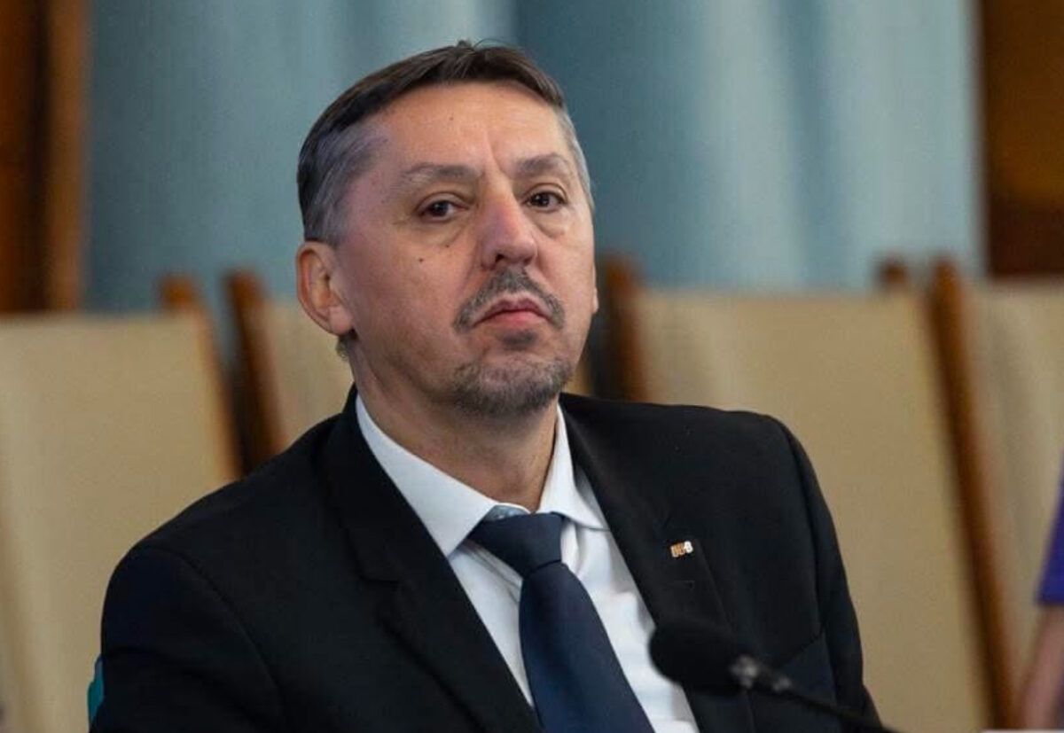 Ministrul Educației, Daniel David, spune că profesorii au metode plictisitoare de predare. Cătălin Ciupală, profesor de matematică: „Și metoda de învățare trebuie să fie adaptată”