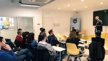 Elena Rădulescu duce România în top 10 la Campionatele Mondiale de Debate. Președinte ARDOR: „Lumea trebuie să-și dea seama de ce e important să pui argumentele în față, nu doar emoțiille”