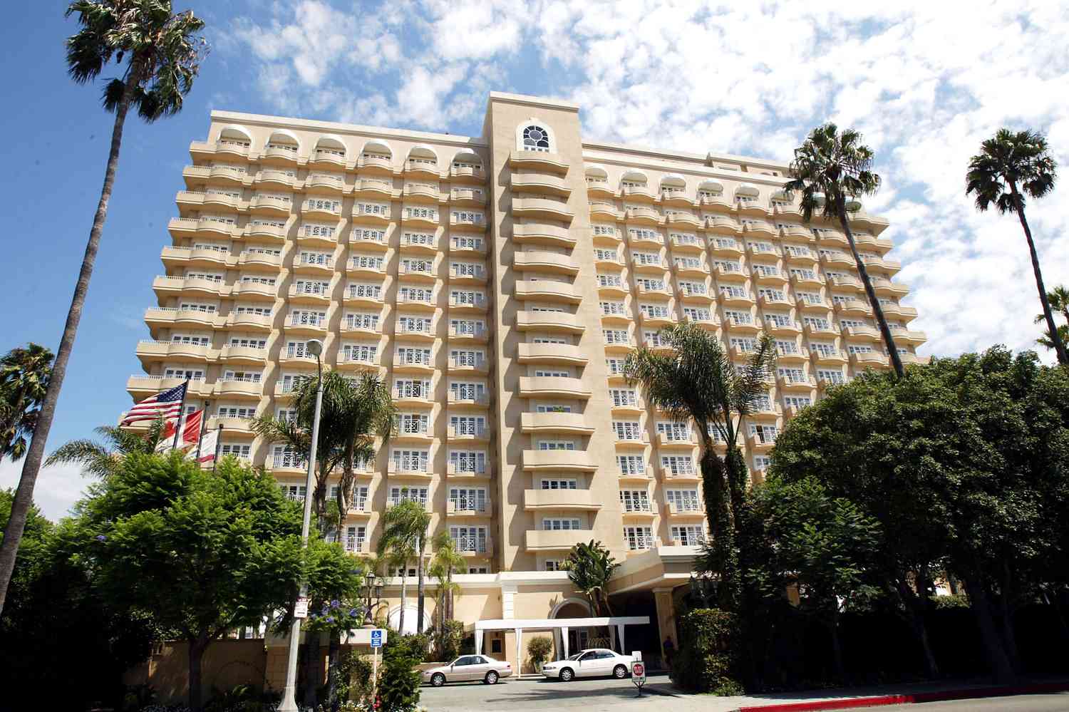 Cum trăiesc milionarii în Los Angeles? Luxul persistă chiar și după incendii