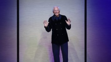 Giorgio Armani a marcat două decenii de la lansarea liniei sale haute couture, Armani Privé. Ce elemente surpriză aduce colecția de primăvară 2025