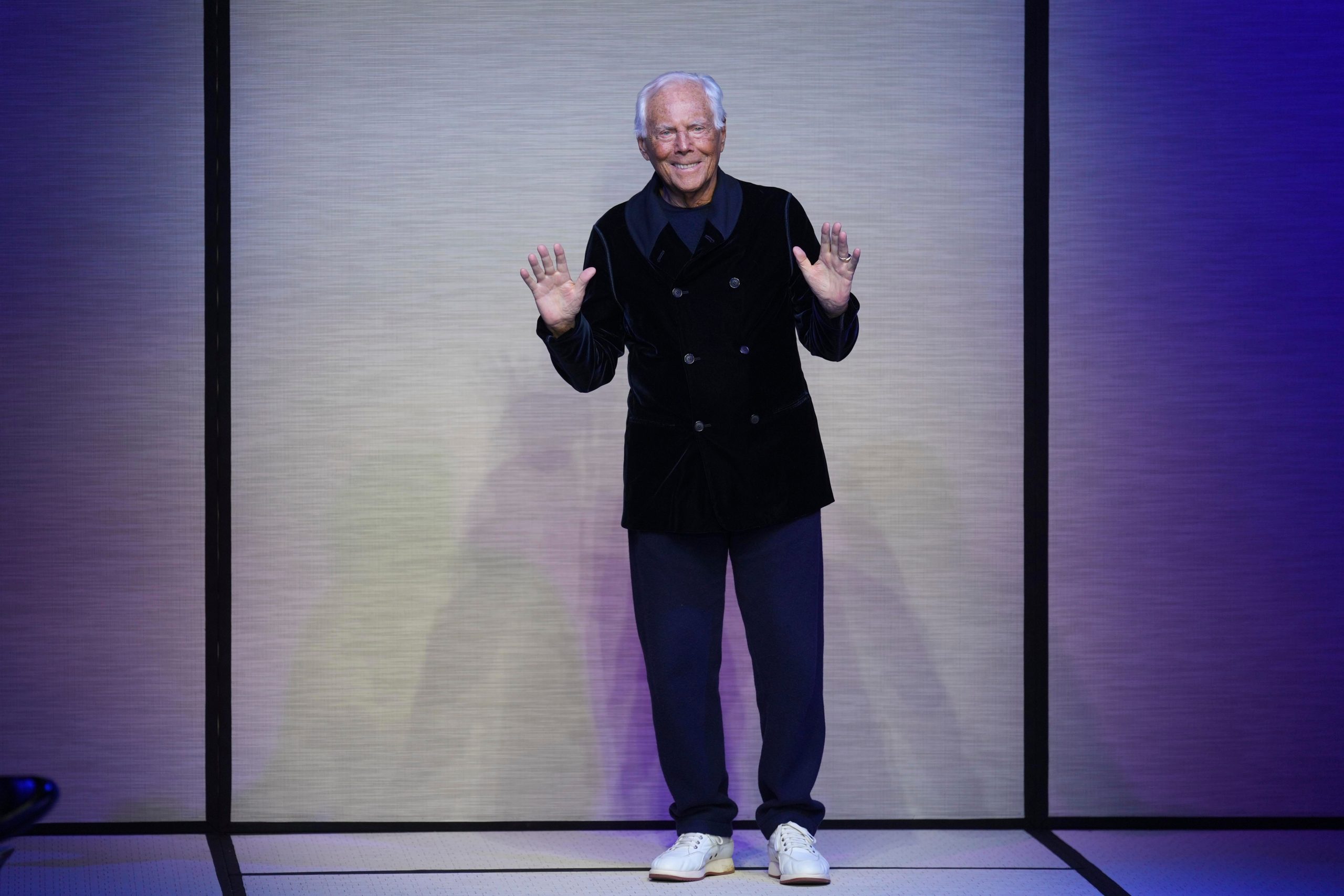 Giorgio Armani a marcat două decenii de la lansarea liniei sale haute couture, Armani Privé. Ce elemente surpriză aduce colecția de primăvară 2025