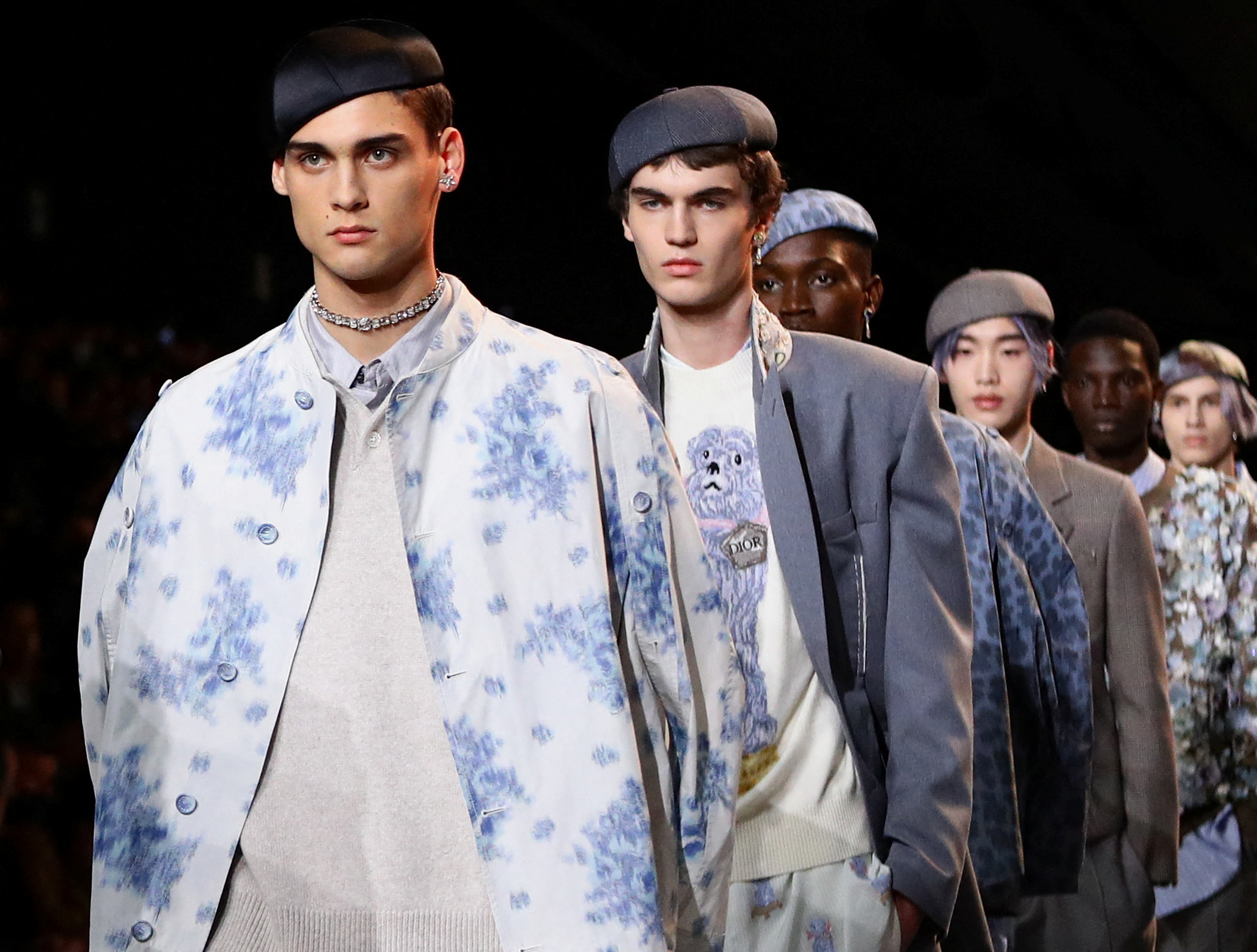 Paris Fashion Week aduce inovație în colecția toamnă – iarnă 2025. Ce au pregătit casele de modă Dior și Kenzo