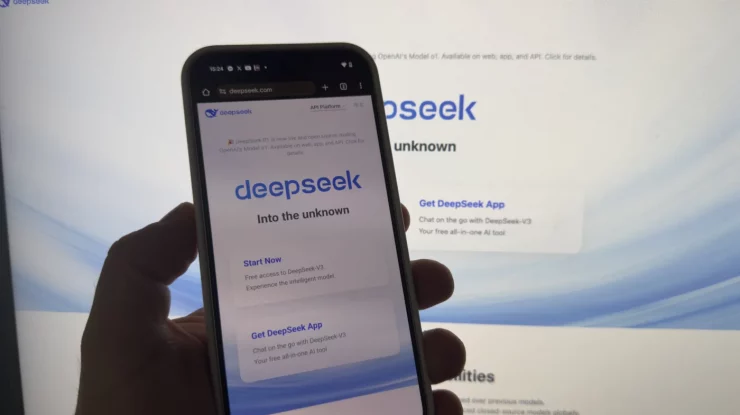 Alibaba lansează un model de Inteligență Artificială: „Este mai bun decât DeepSeek-V3 și ChatGPT”