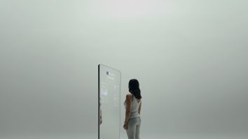 Ce s-a mai lansat la CES 2025? Oglinda smart OMNIA te scanează complet și îți spune nivelul de stres și pulsul