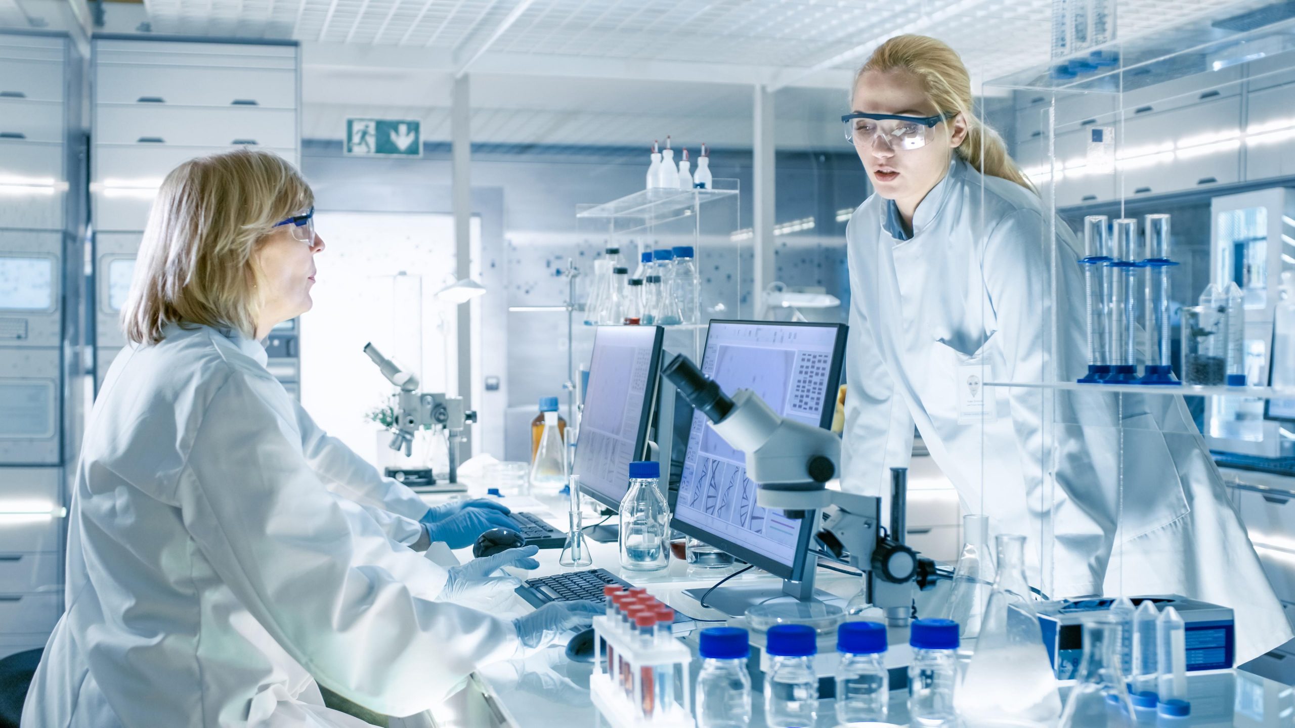 Cercetătorii europeni încearcă să dezvolte viață artificială de la zero, în laborator. Ce explorează proiectul „MiniLife”