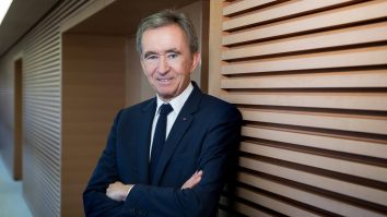 Bernard Arnault critică guvernul francez pentru creșterea taxelor cu 40% pentru marile companii
