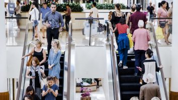 Tinerii au început să meargă mai des la mall pentru a socializa. Ce nevoi are Gen Z după pandemie