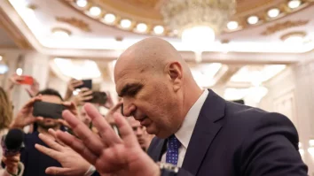 Bolojan refuză să susțină suspendarea lui Iohannis. El se confruntă cu opoziția reformelor administrative