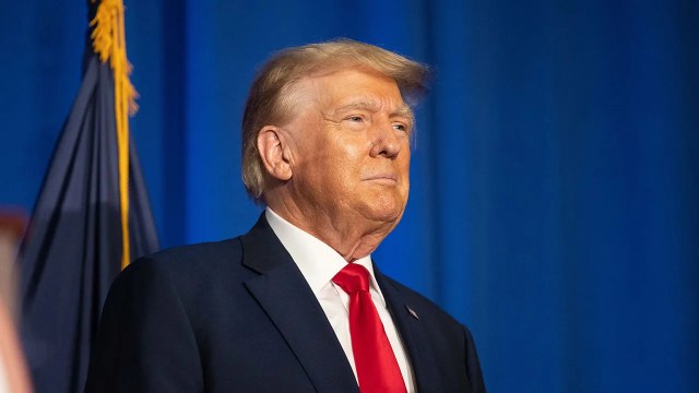 Trump reinstaurează în SUA politici anti-avort. Ordinele executive taie fondurile pentru organizațiile care furnizează sau promovează avorturi