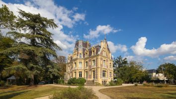 Vila Beau Chêne este scoasă la licitație. Fosta reședință a lui Joséphine Baker este înconjurată de un parc în stil englezesc