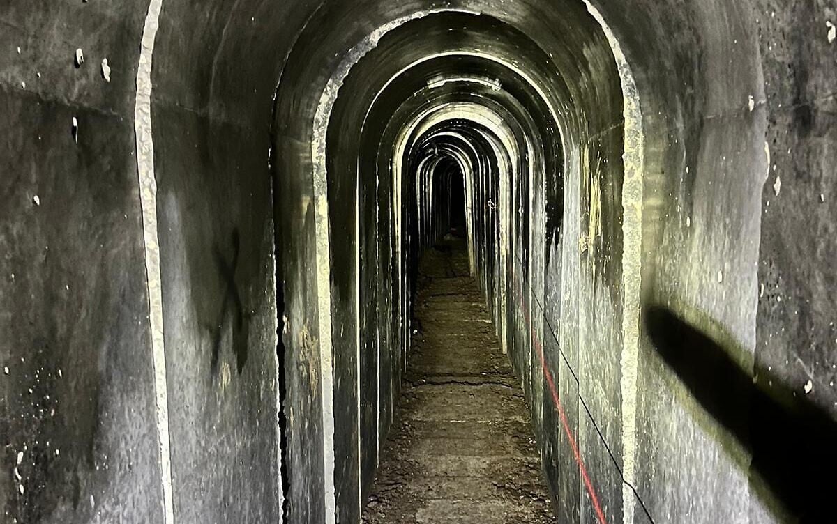 Ostaticii eliberați din Gaza au fost ținuți în tuneluri luni de zile, spune un ofițer medical din Israel. În ce stare se află acum