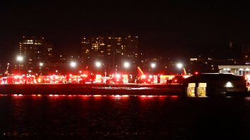 Autoritățile din SUA au declarat că „nu se așteaptă” să existe vreun supraviețuitor în urma accidentului aviatic de pe aeroportul Reagan din Washington