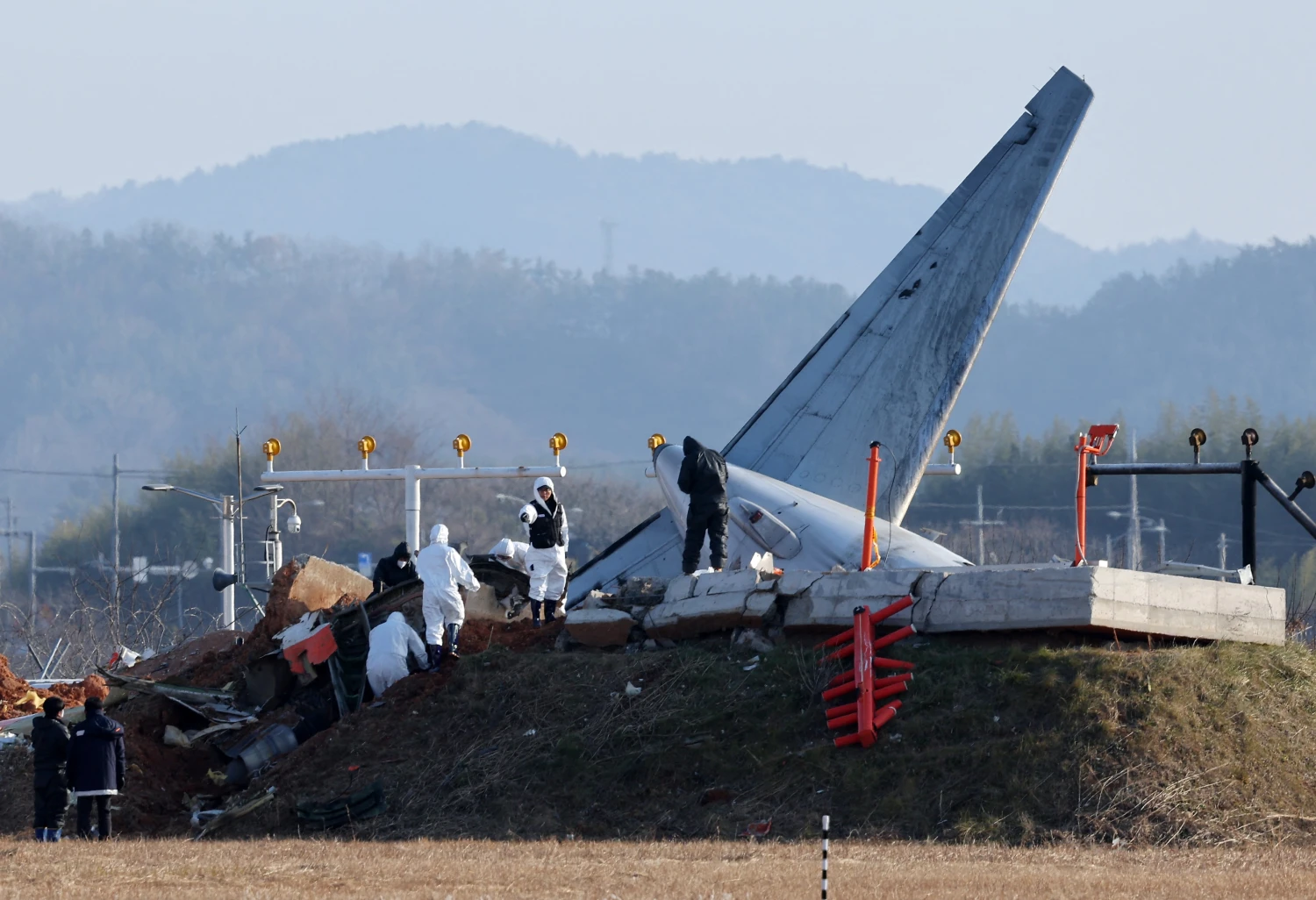 Noi informații despre prăbușirea avionului din Coreea de Sud: Datele de zbor şi înregistrările audio s-au oprit cu 4 minute înainte de accident. Ce dezvăluie ancheta