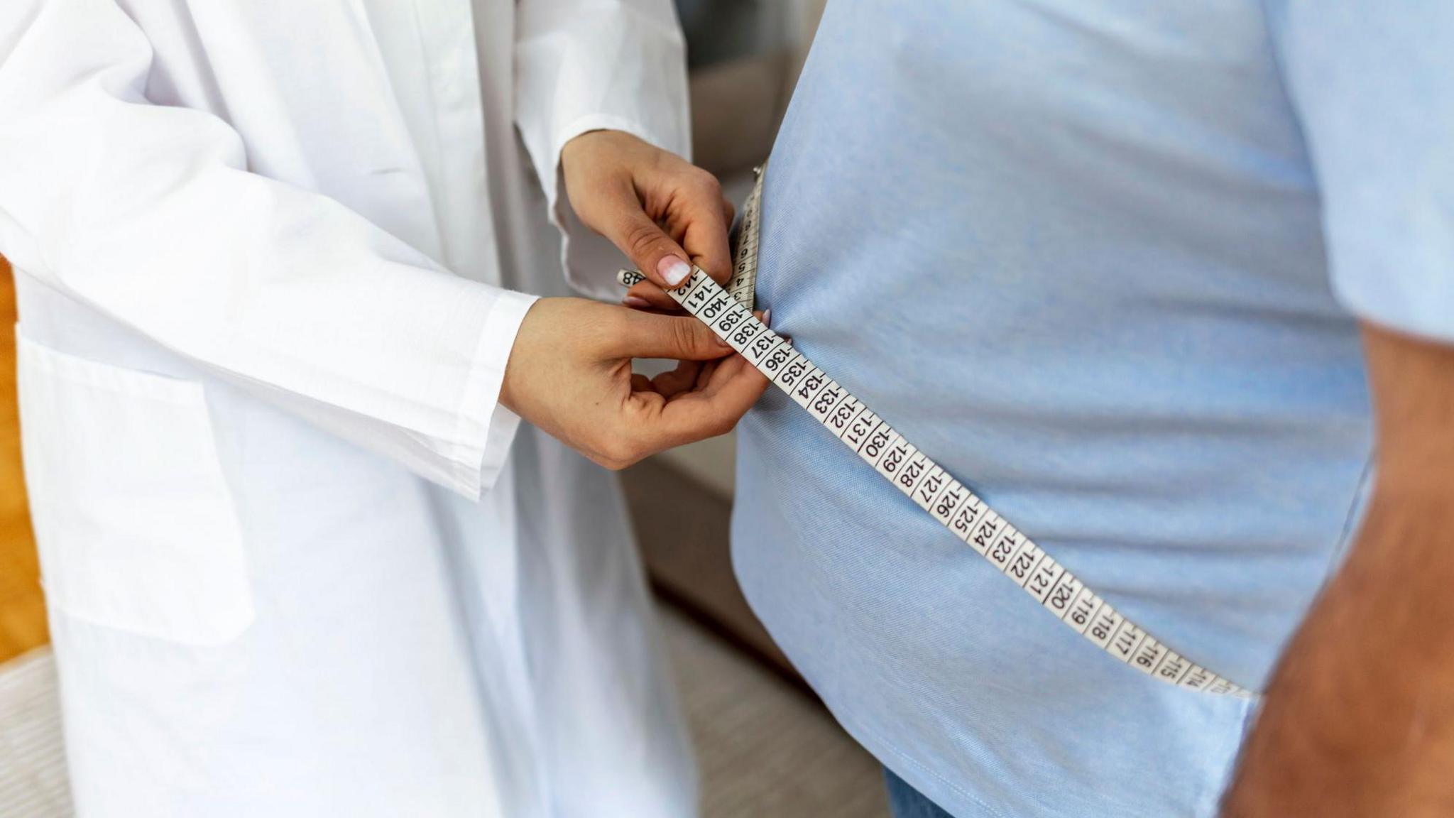 STUDIU. Medicamentele pentru slăbit reduc riscul de Alzheimer cu 12%, dar pot cauza inflamații fatale ale pancreasului