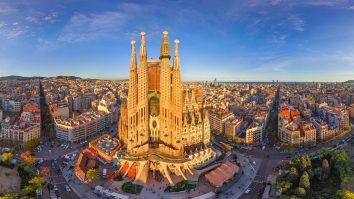 Barcelona transformă turismul în soluție pentru schimbările climatice. Pentru ce sunt folosiți banii din taxa aplicată turiștilor