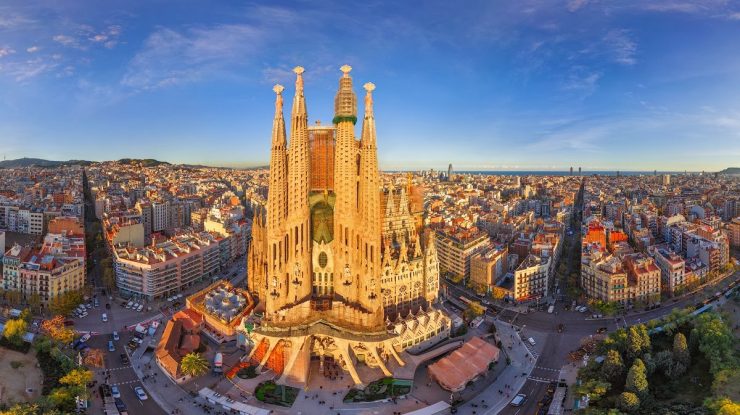 Barcelona transformă turismul în soluție pentru schimbările climatice. Pentru ce sunt folosiți banii din taxa aplicată turiștilor