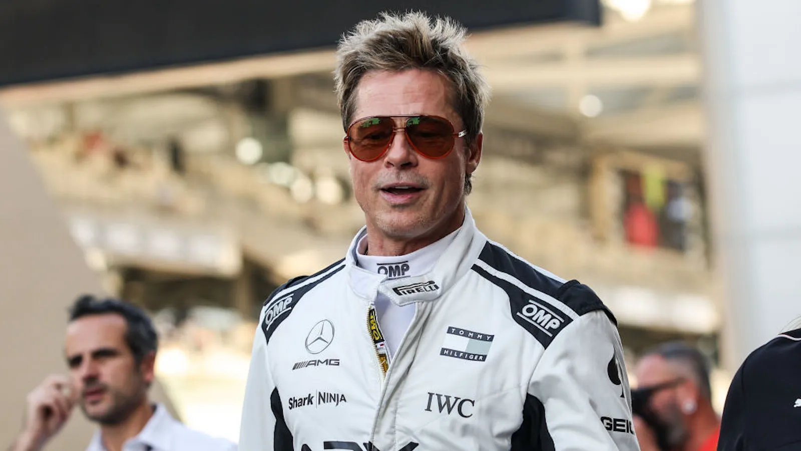 O femeie din Franța a crezut că vorbește pe internet cu Brad Pitt. Cum a fost păcălită de Inteligența Artificială