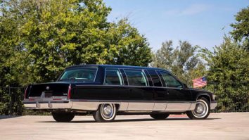 Cadillac-ul prezidențial al lui Bill Clinton, folosit în timpul mandatului său, e scos la licitație de Mecum Auctions