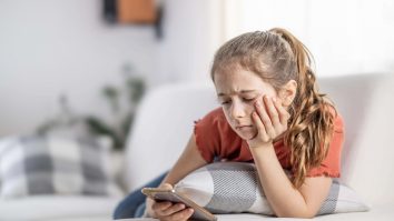 Este copilul tău în siguranță în mediul online? La ce pericole se pot expune cei mici