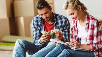 Bărbații sunt nemulțumiți dacă partenera lor câștigă mai mult. Diana Miron, psiholog: „A trecut foarte puțin timp de când societatea umană era în totalitate finanțată prin munca bărbaților”