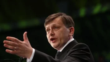 PNL va confirma candidatura lui Crin Antonescu pe 26 ianuarie. PSD va decide susținerea sa după un sondaj