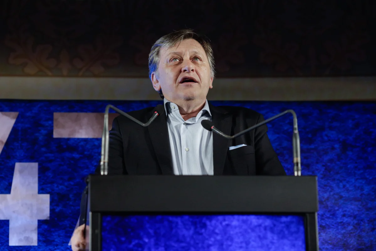 PSD l-a validat pe Crin Antonescu candidat al coaliției la alegerile prezidențiale din 2025