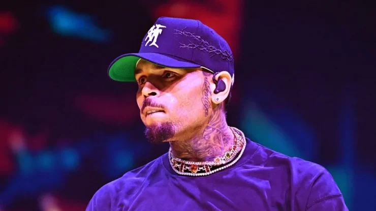 Chris Brown a intentat un proces împotriva Warner Bros pentru acuzațiile de agresiune sexuală din documentarul „Chris Brown: A History of Violence”. Cum se apără artistul