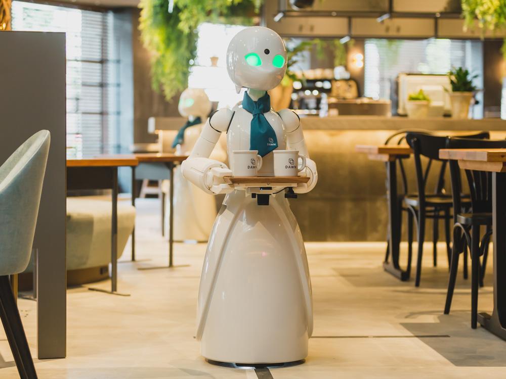 Ai vrea să-ți aducă un robot cafeaua? Ce abordare inovatoare are cafeneaua Dawn din Tokyo