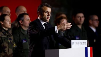 Emmanuel Macron cere creșterea cheltuielilor pentru apărare. Venirea lui Trump la Casa Albă cauzează neliniște în Europa