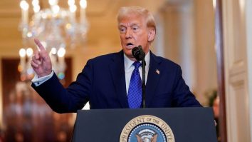 Trump spune că preferă un acord nuclear cu Iranul decât „bombardarea acestuia”