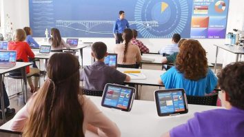 Inteligența Artificială schimbă educația tradițională. Radu Szekley, expert în educație: „A.I.-ul ar trebui să vină ca o completare, în ajutorul elevilor”