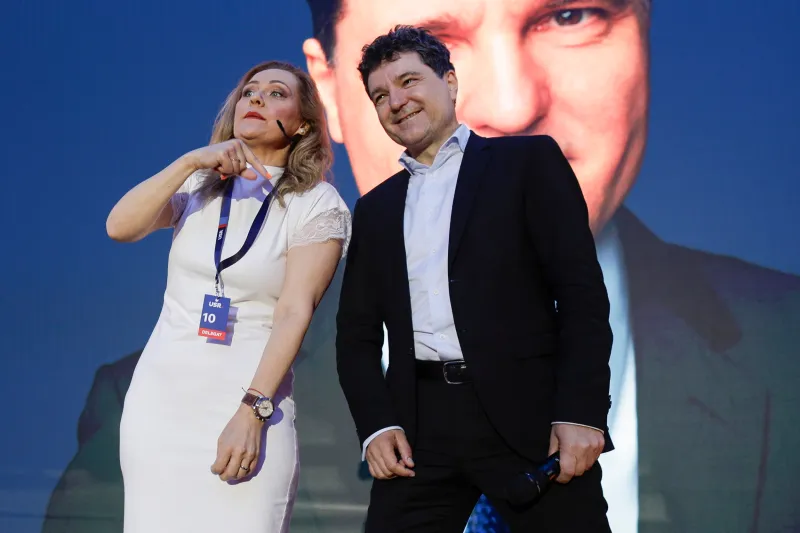 Elena Lasconi și Nicușor Dan se luptă pentru candidatură. Care este situația între cei doi lideri