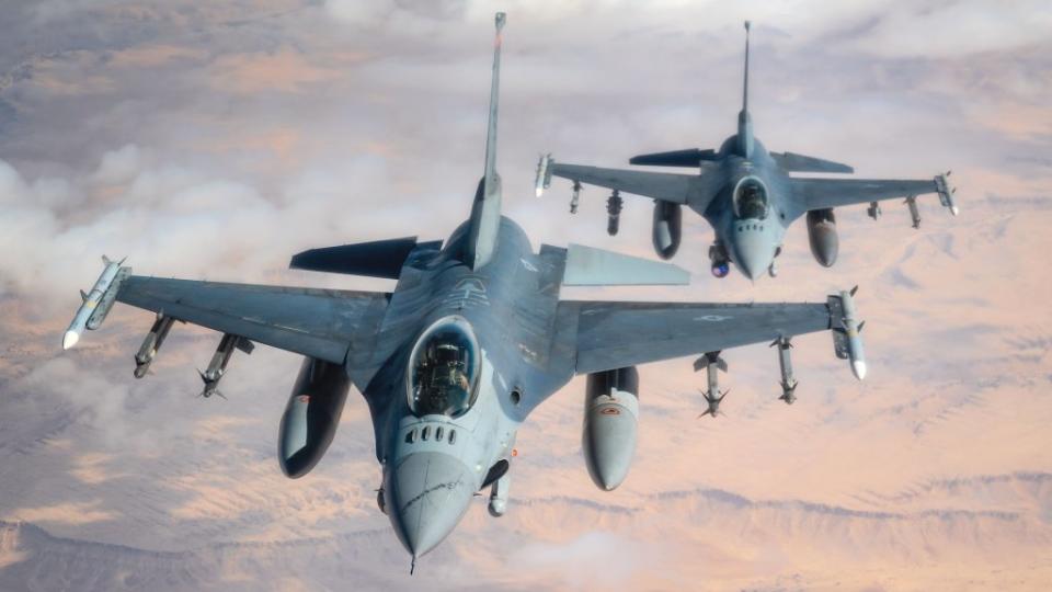 SUA echipează avioane F-16 cu rachete APKWS II, ghidate cu laser, pentru a contracara dronele