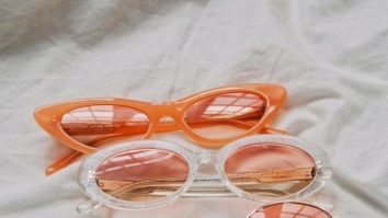 Ochelarii de soare sunt un accesoriu de nelipsit din garberoba oricărei persoane. Cum au devenit aceștia un simbol de statut?