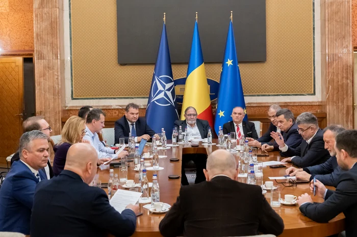 Noi incertitudini în coaliția de guvernare. PNL și PSD n-au stabilit data reuniunilor pentru validarea candidaturii lui Antonescu