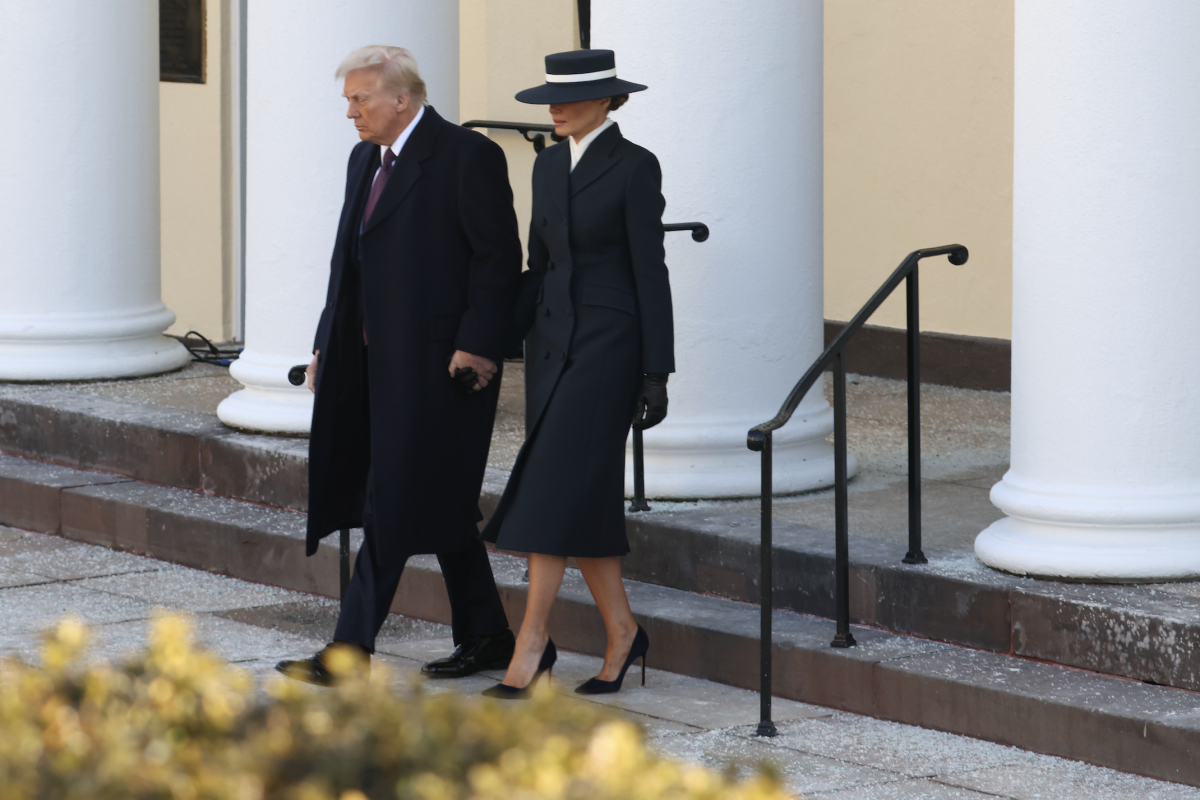 Melania Trump a atras toate privirile la ceremonia de învestire a Președintelui. George Enache, art director: „E o ținută greu de purtat dacă nu ai atitudinea corespunzătoare”