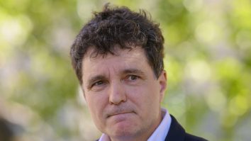 Nicuşor Dan și-a exprimat disponibilitatea de a purta discuţii cu coaliţia de guvernare despre susţinerea candidaturii sale