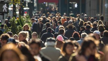 Trăim mai mult, dar mai prost. Speranța de viață în România a ajuns la 75,1 ani. Vârsta medie până la care trăim sănătos este de 59 de ani