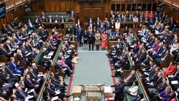 Azi e Ziua Mondială a Logicii. Ce legi sfidează logica? În UK, moartea în clădirea Parlamentului este considerată ilegală