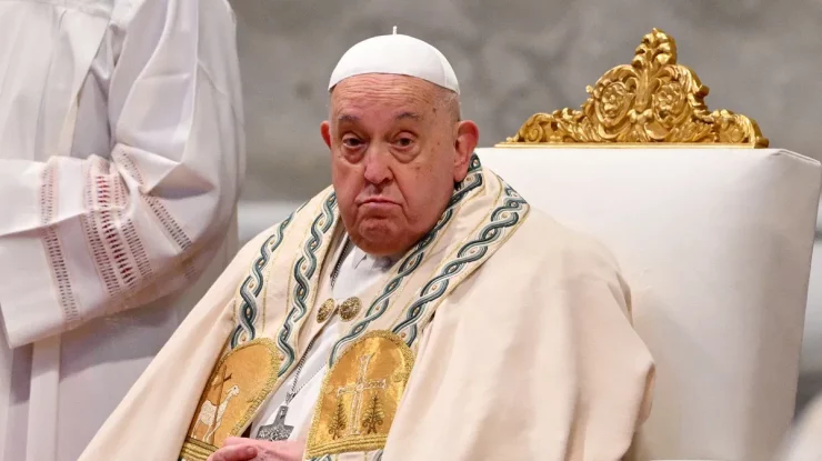 Papa Francisc s-a accidentat. Brațul său a fost „imobilizat ca măsură de precauție”, anunță Vaticanul