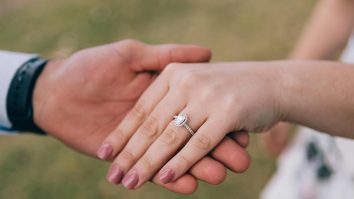 Cu ce inel îți ceri jumătatea în 2025? Află care este trendul în acest an