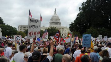 Mii de persoane protestează la Washington împotriva lui Trump. Președintele ales se pregătește pentru inaugurare