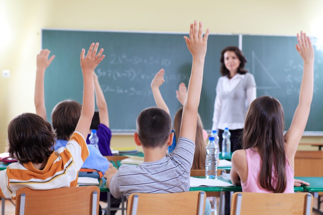Peste 90% dintre elevii de clasa a VIII-a știu doar noțiuni de bază la Matematică. Expert: „Uităm să pregătim elevii pentru viață și pentru integrare socială și profesională”