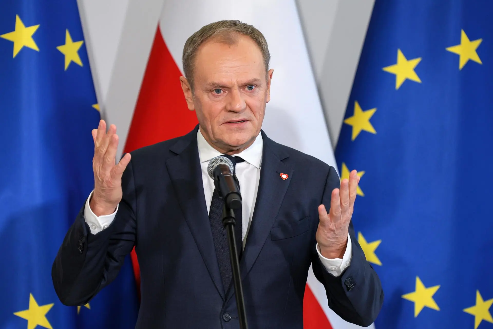 Donald Tusk a acuzat Rusia că a planificat o campanie teroristă „împotriva companiilor aeriene din întreaga lume”