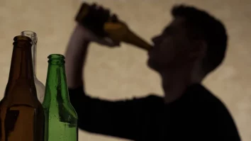 România ocupă primul loc la consumul de alcool în Europa. Specialist: „Dependența de alcool se instalează rapid”